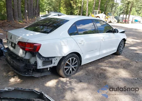 2018 Volkswagen Jetta 1.4T Se/1.4T Wolfsburg Edition из США, поврежденный, VIN 3VWDB7AJ1JM261886